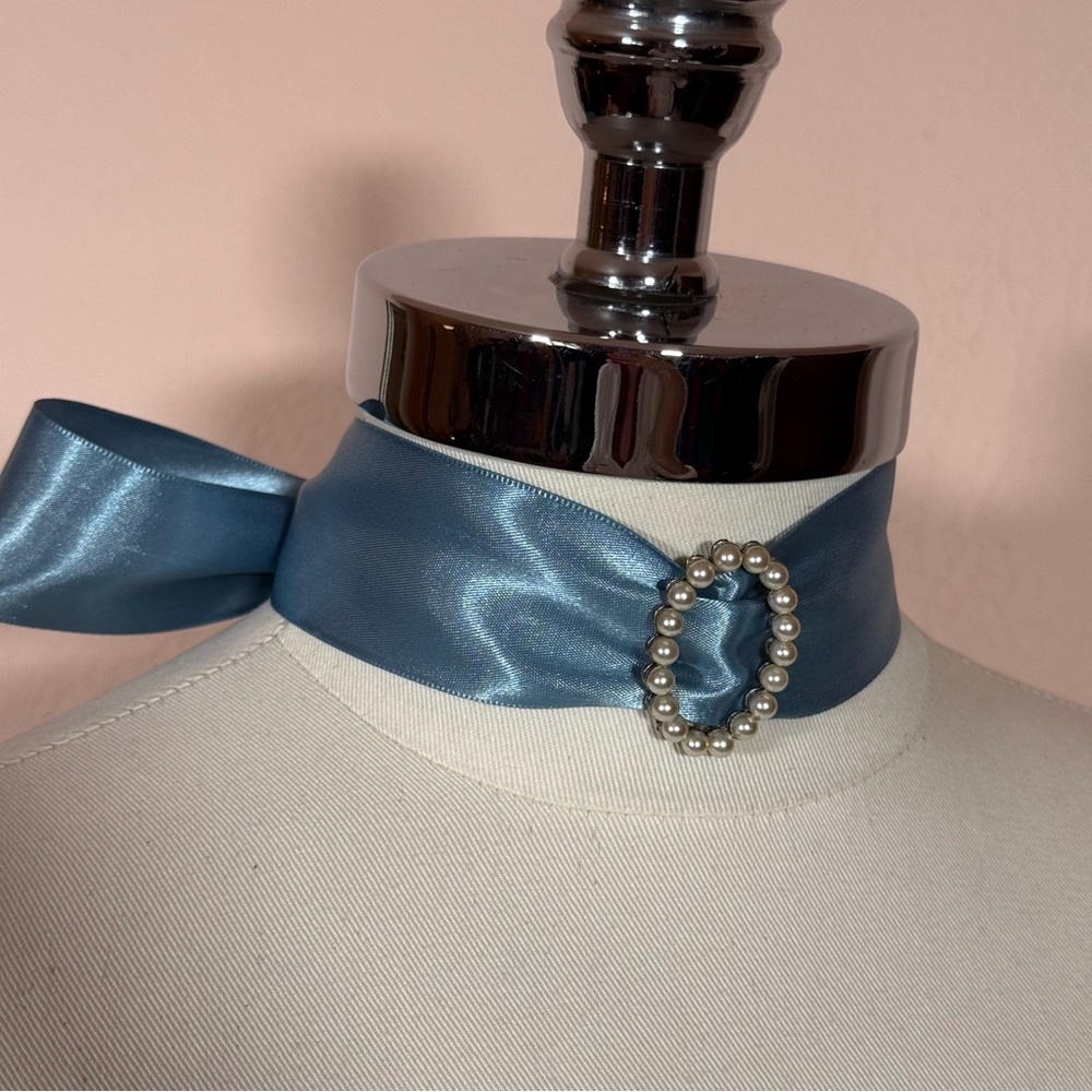 Antique Victorian Art deco Pearl Buckle Blue Ribbon wide Choker Necklace - Picture 4 of 17